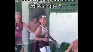 Brincadeira entre heteros