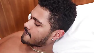 Enganou dizendo que ia só esfregar a cabecinha e meteu tudo!