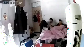 男友背着偷偷约