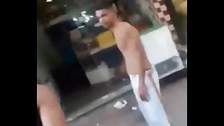 Capoerista hetero de pau duro na rua