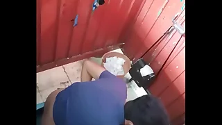 Me la vuelven a mamar en el mercado