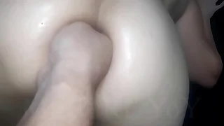 Escrava da casa, treinando o fisting anal (três de doze meses)