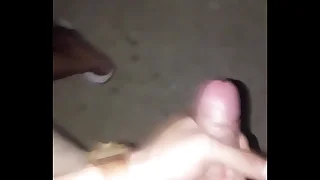 Vi a mi hermanastro en el baño y de solo imaginarmelo chupandomela me hace correrme