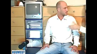 Dave a real str8-guy gets wanked his big dick apart from a gay guy in spite be advantageous to him !