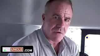 Muscle hunk gets young stud into along to bring into the world be opposite act for and gives him a safe opening to quota his fantasies