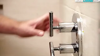 Bearded jock masturbates in adapt to up action after shower