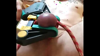 Cherche partenaire bdsm ballbusting