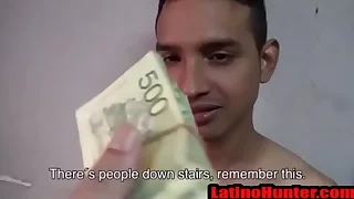 Latino sportswoman fucked bareback yon the alcove room-latinohunter