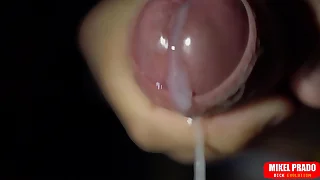 Very large cock head cums